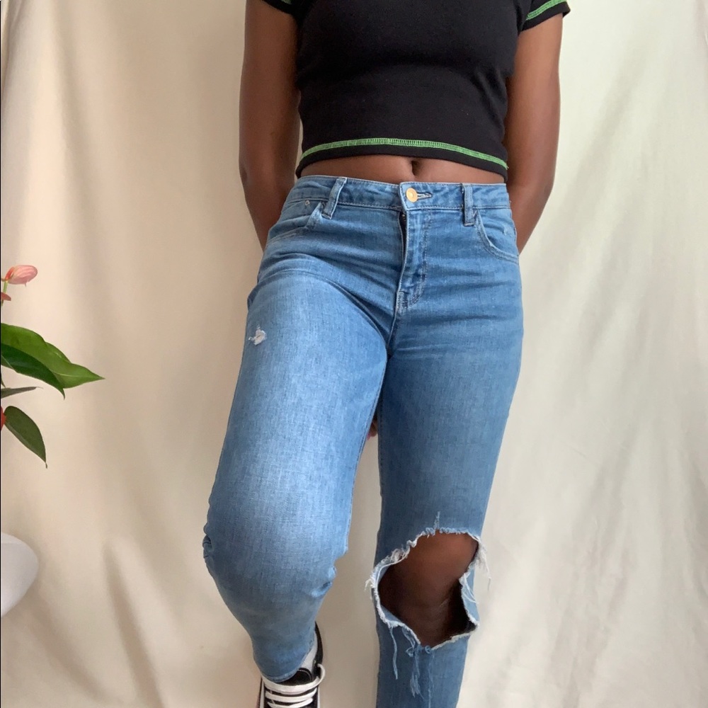 Straight Leg Knee Ripped Jeans